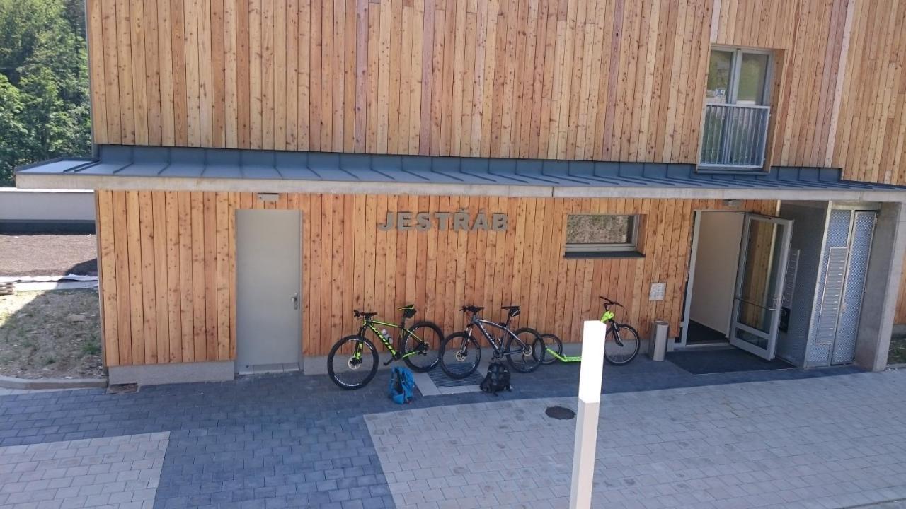 Apartman Jestrab 5 잔스케라즈네 외부 사진