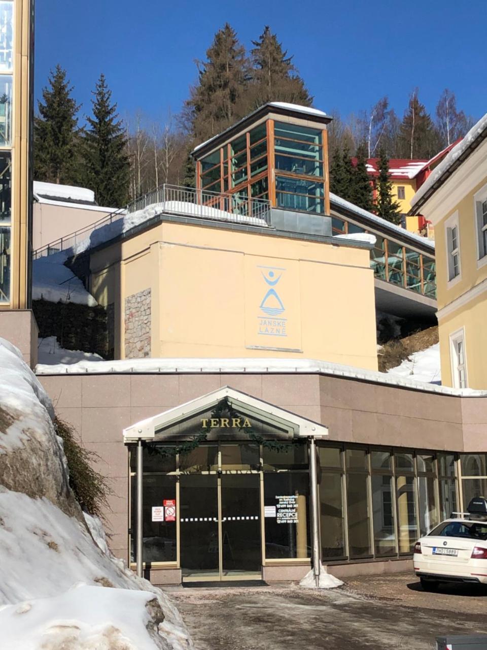 Apartman Jestrab 5 잔스케라즈네 외부 사진